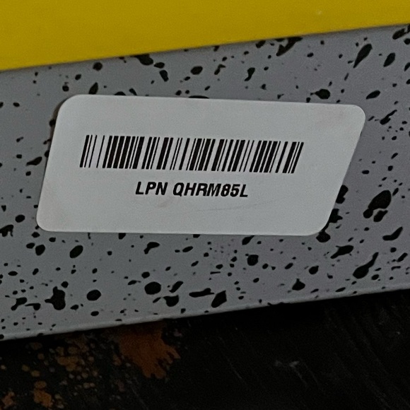 Jordan 4 Lightning 2021 - Picture 5 of 5